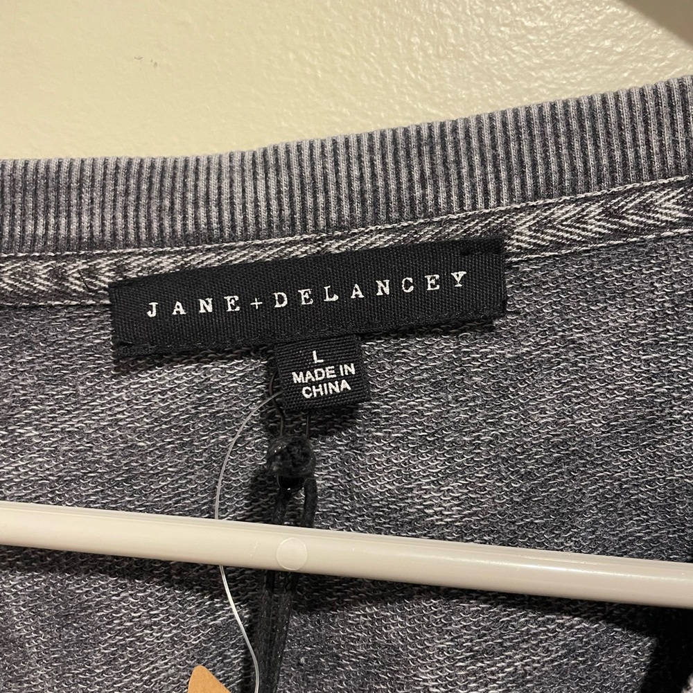 Jane + Delancey Women's Gray Top - Picture 4 of 5